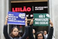 ATO CONTRA PRIVATIZAÇÃO DAS ESCOLAS - 04/11